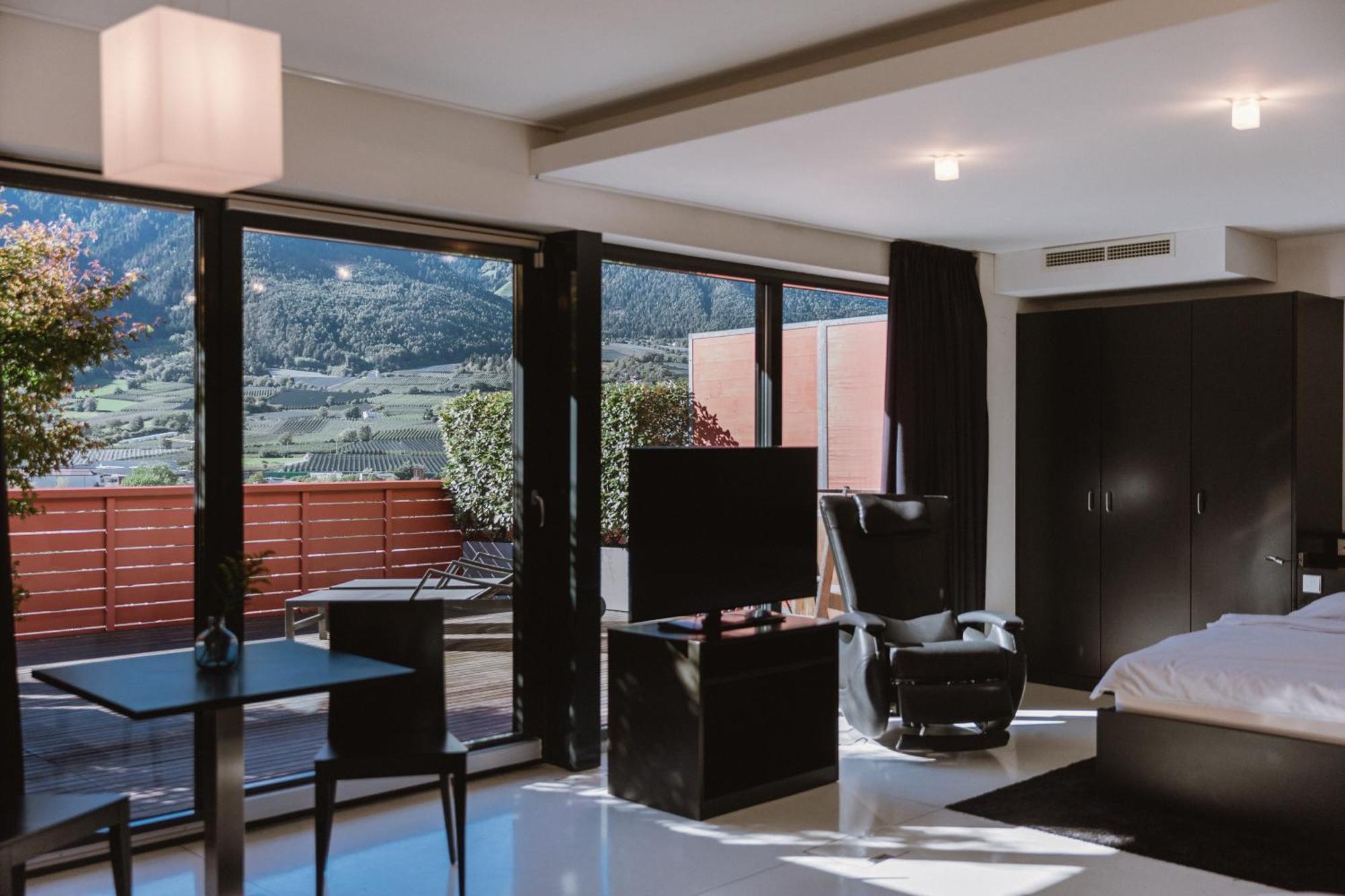 Lindenhof Pure Luxury & Spa Dolcevita Resort Naturns Exterior photo